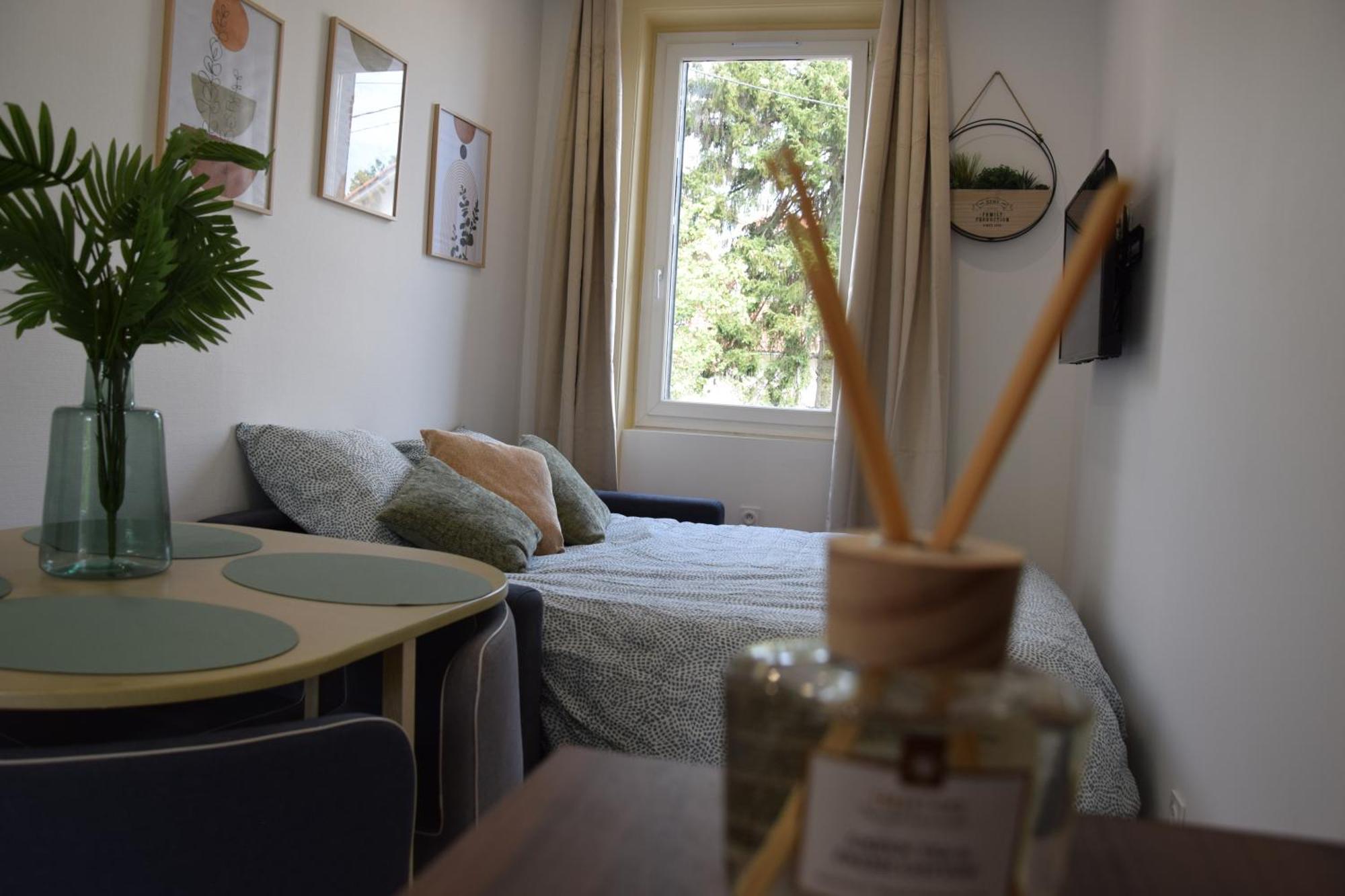 Elegant T2 A Bron, Tramway A 2Min, Box Parking, 4Personnes Apartment Exterior foto