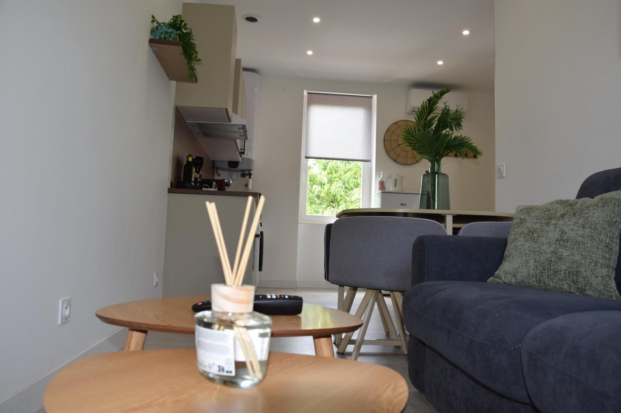 Elegant T2 A Bron, Tramway A 2Min, Box Parking, 4Personnes Apartment Exterior foto