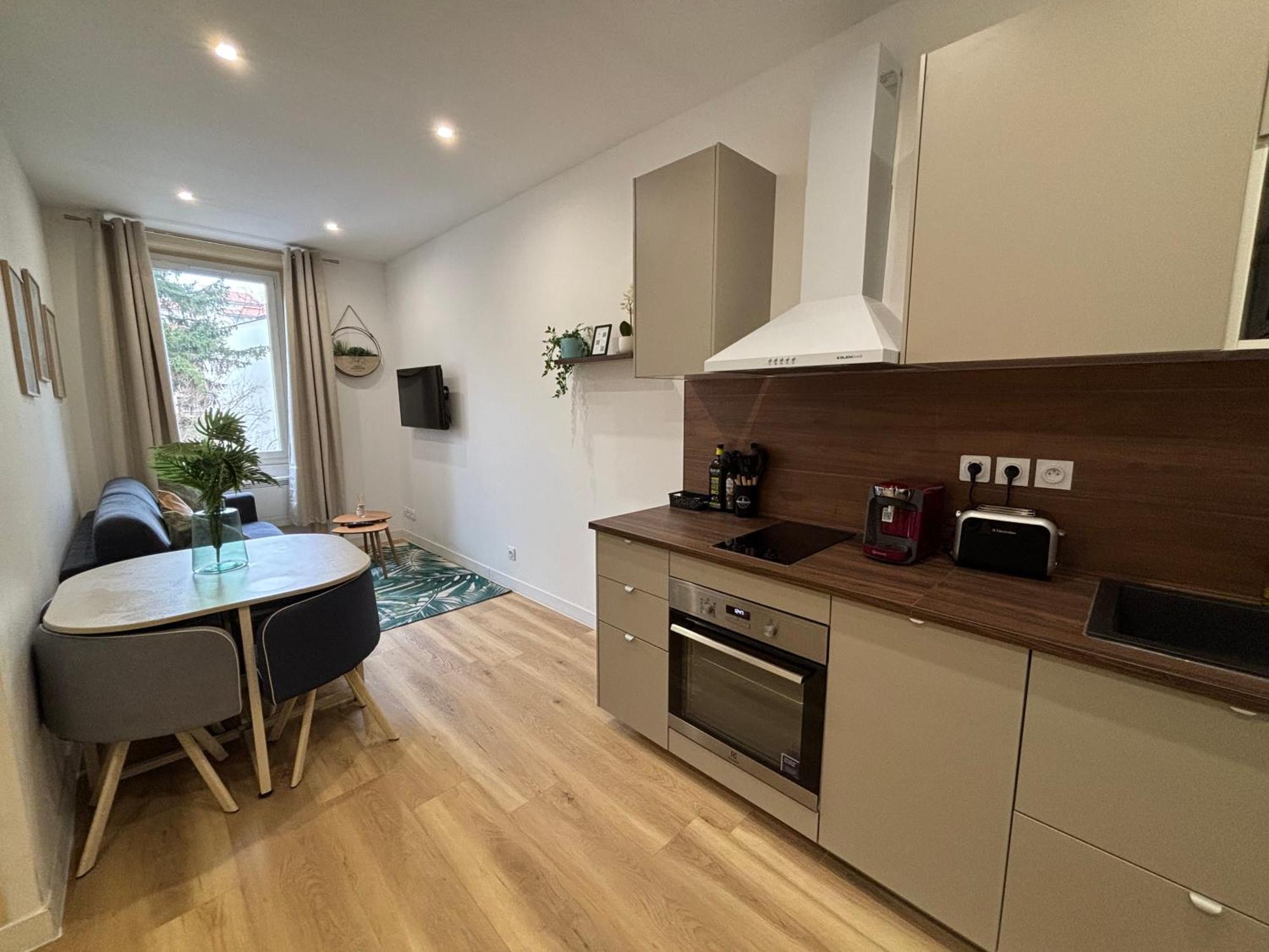Elegant T2 A Bron, Tramway A 2Min, Box Parking, 4Personnes Apartment Exterior foto